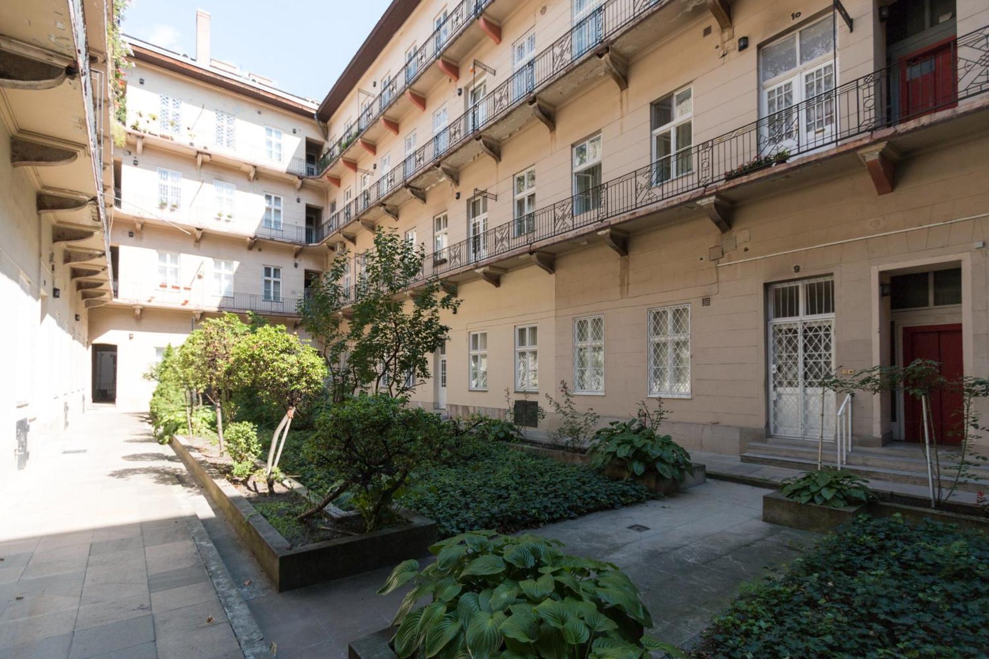 Little Americas Westend Residence Apartments Budapest Bagian luar foto